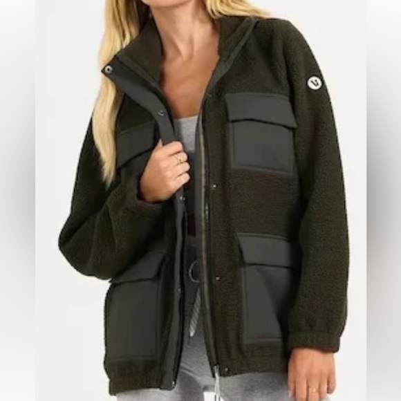 Vuori Utility Sherpa Jacket Dark Oregano Women’s Large